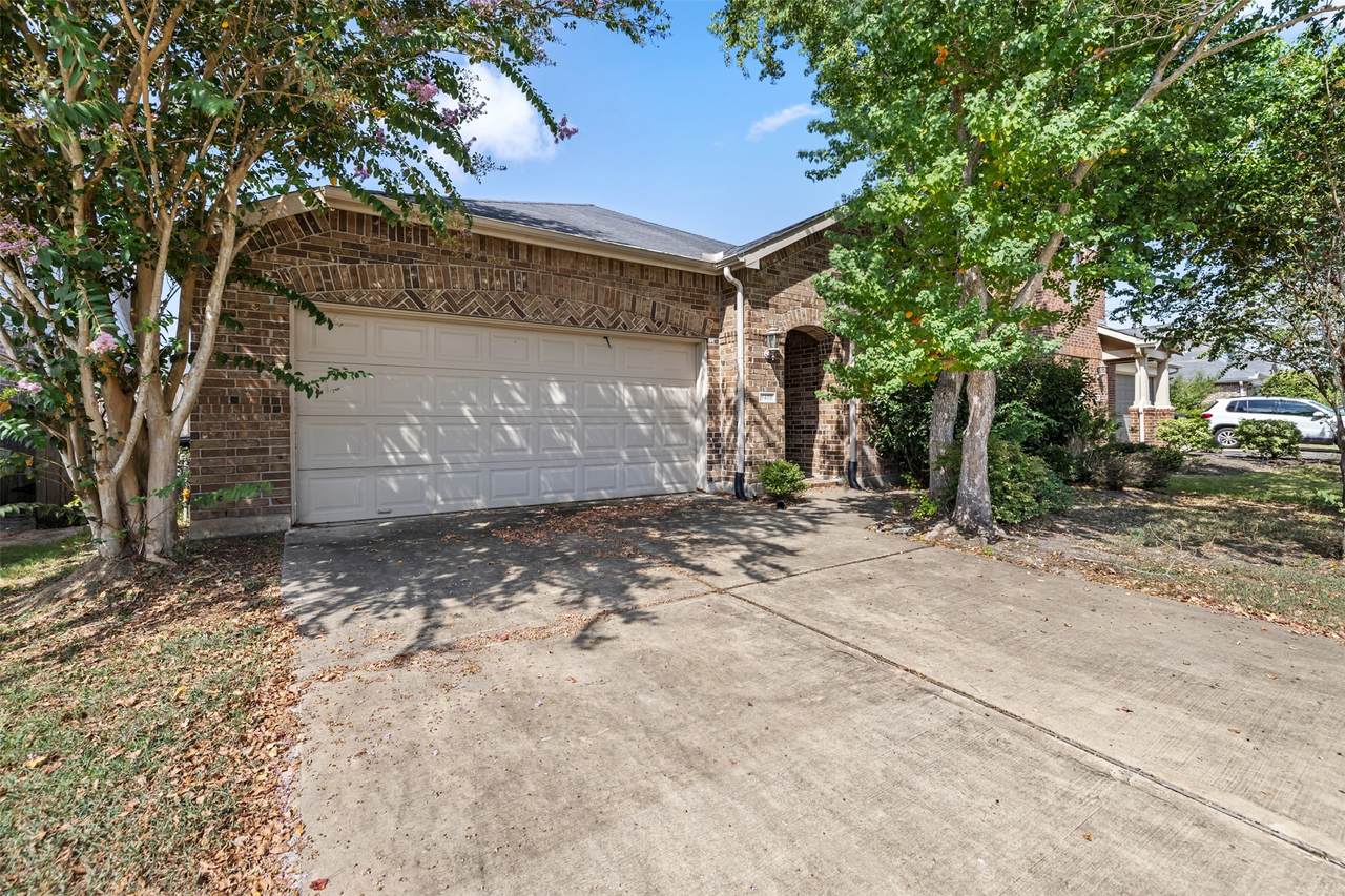 8410 Green Paseo Place - Photo 1