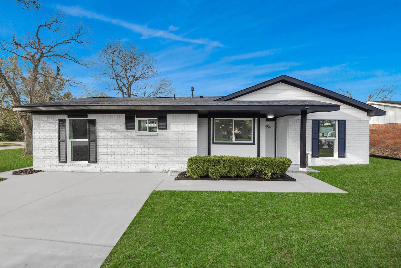 101 Talisman Street - Photo 1