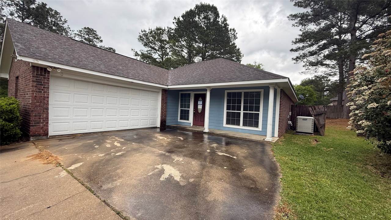 102 Brookdale Circle - Photo 1