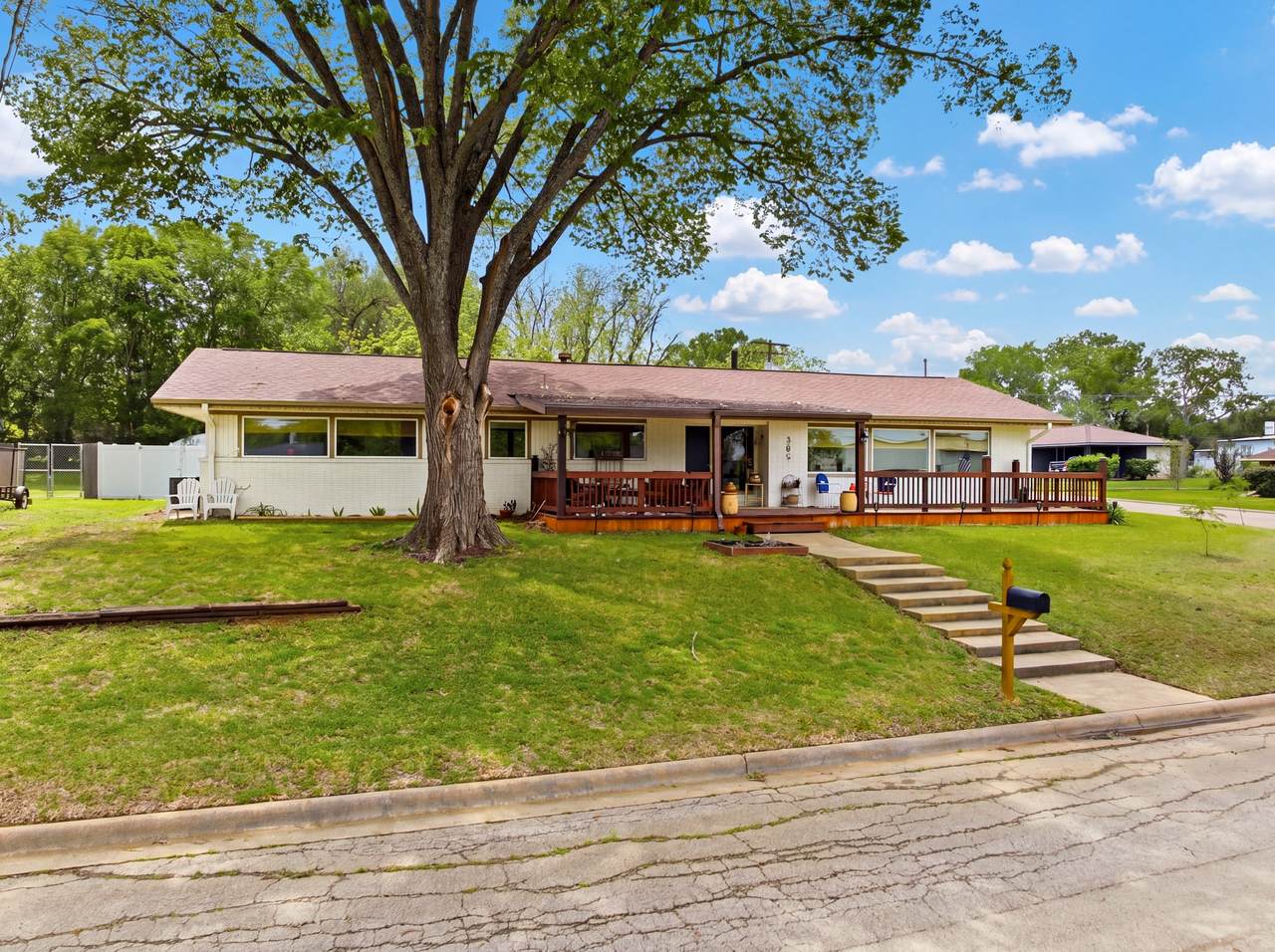 305 Harvey Street - Photo 1