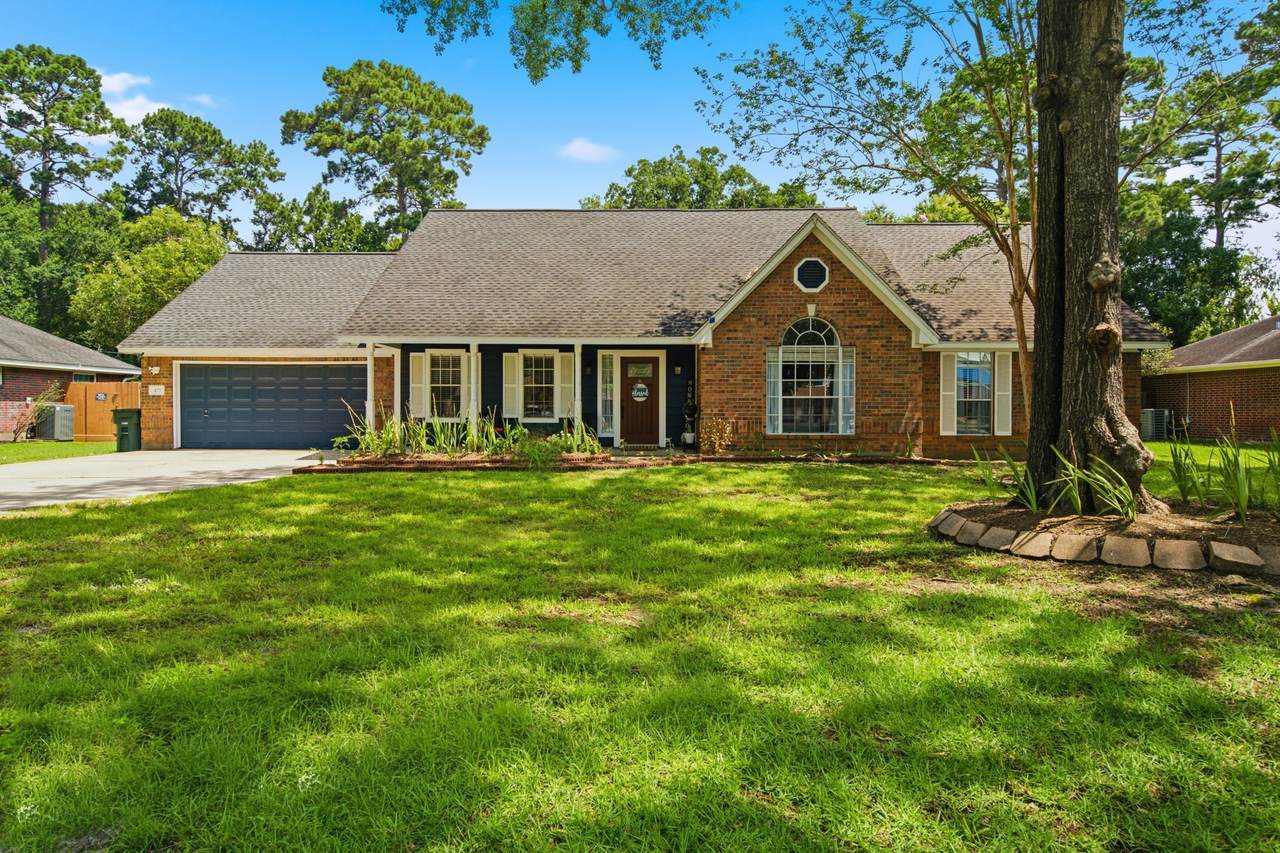 423 Oak Hill Drive - Photo 1