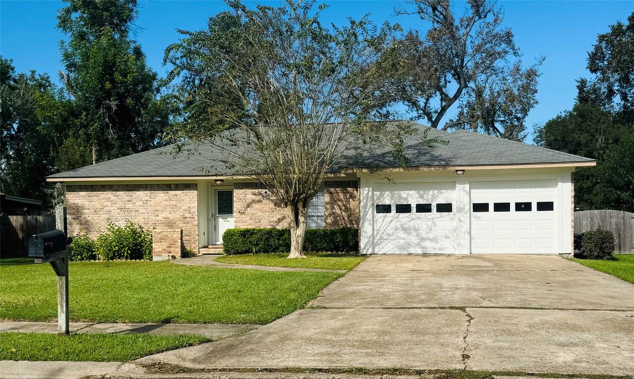 212 Dogwood Street - Photo 1