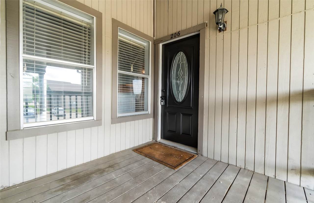 418 Garland Drive - Photo 1