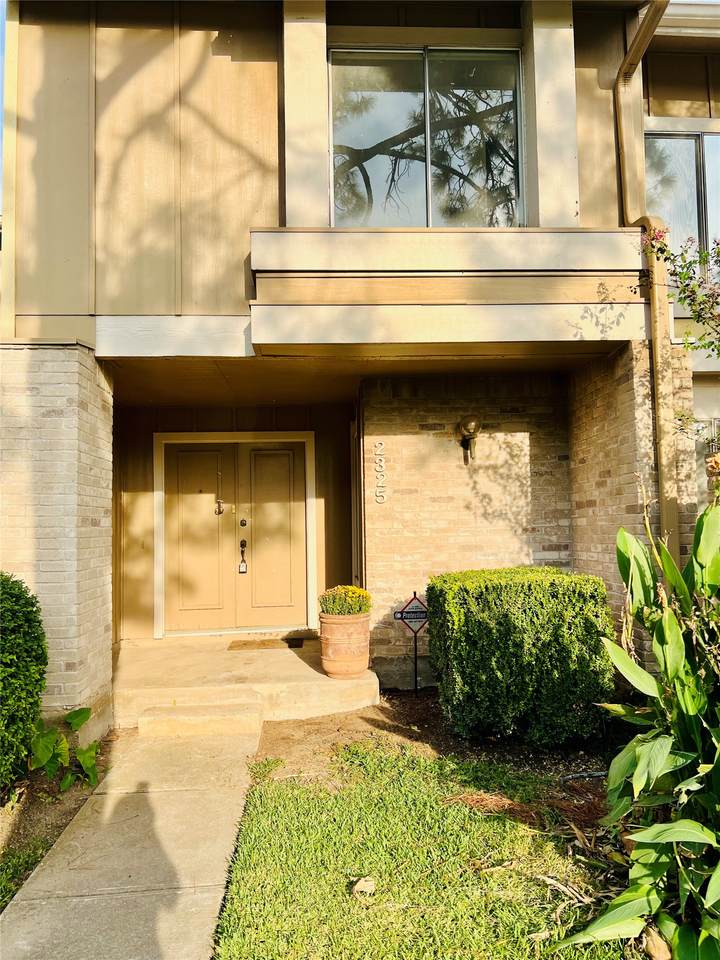 2325 Crescent Park Drive - Photo 1