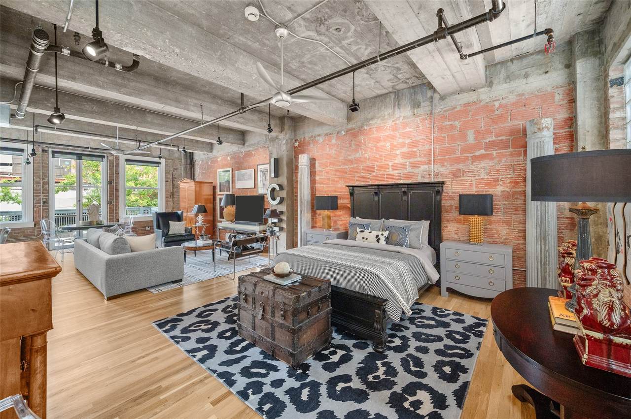 204 Travis Street - Photo 1