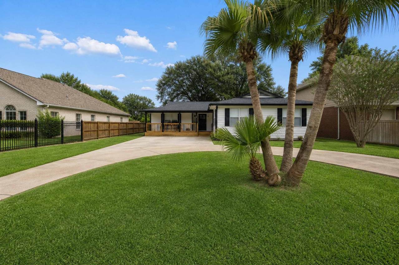 8205 Arrowhead Lane - Photo 1