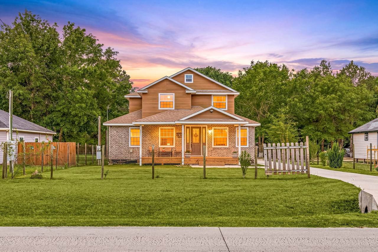 664 County Road 3404 - Photo 1
