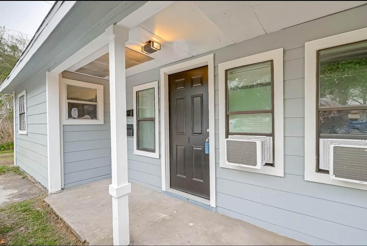 1201 Johnson Street - Photo 1