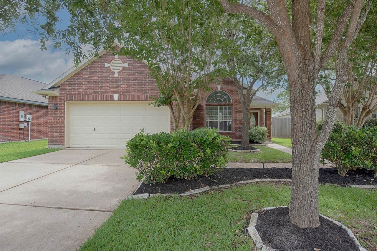 2725 Hidden Landing Drive - Photo 1