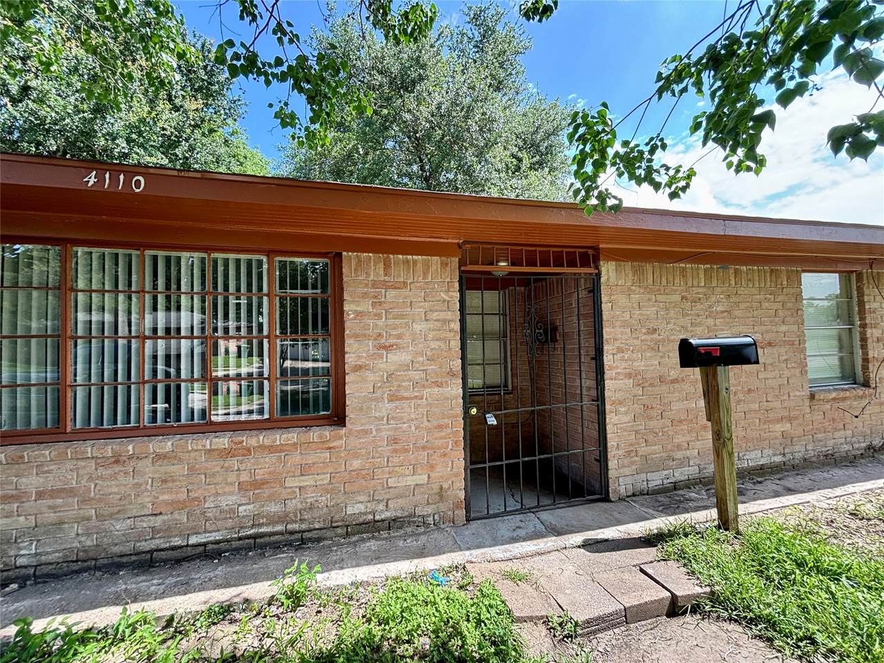 4110 Knotty Oaks Trail - Photo 1