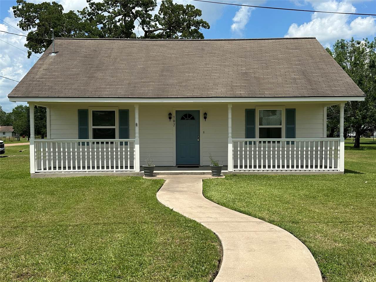 107 Grover Street - Photo 1