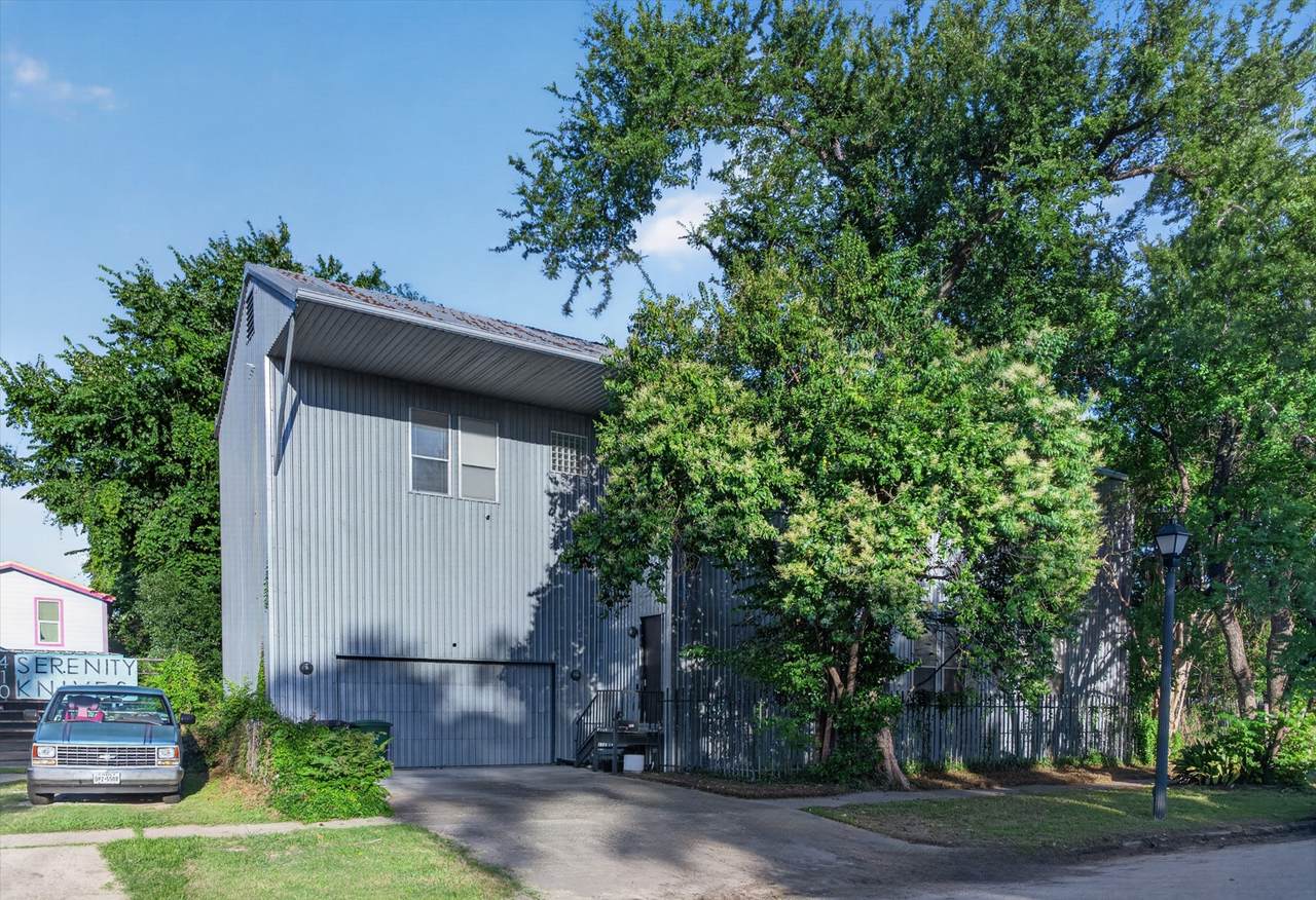 402 Harvard Street - Photo 1