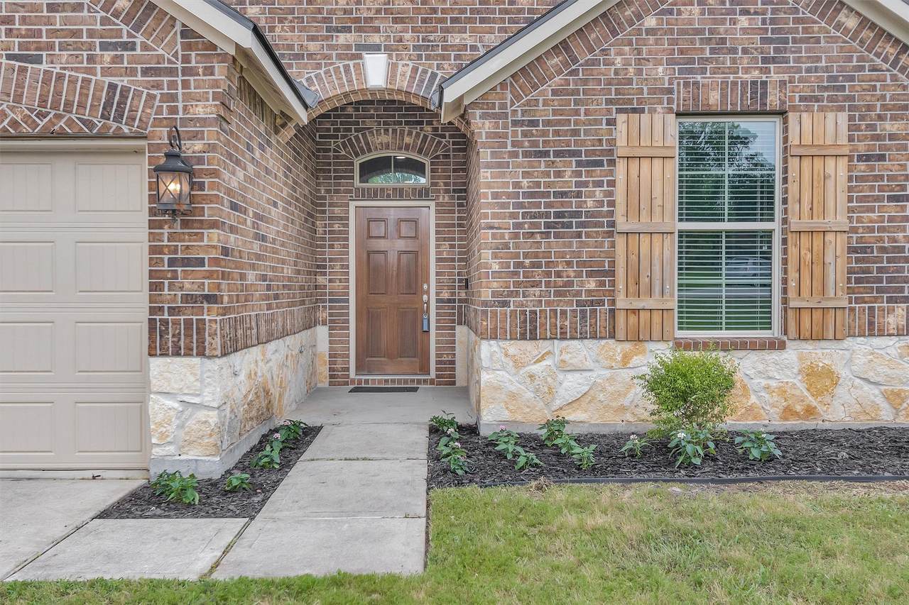 9222 White Tail Drive - Photo 1