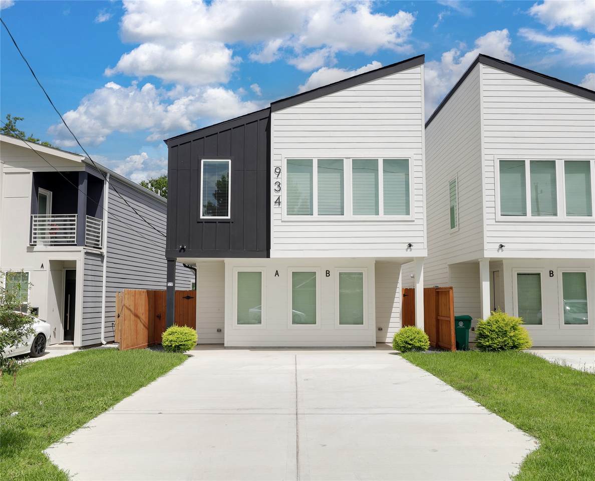 934 South Lane - Photo 1