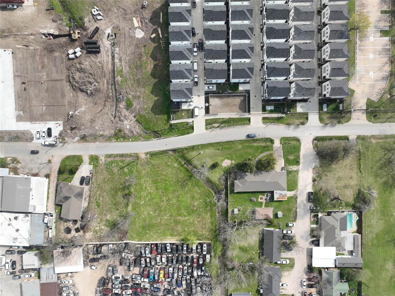 710 Marcella Street - Photo 1