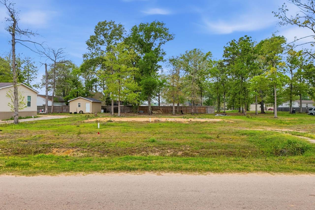 637 Wexford Drive - Photo 1
