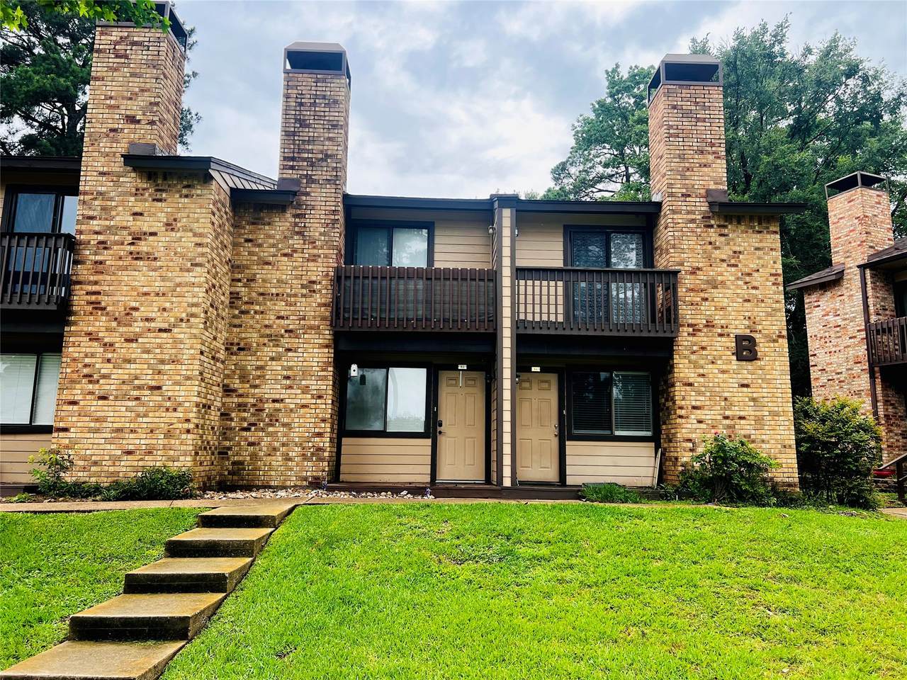 2521 Crosstimbers Street - Photo 1