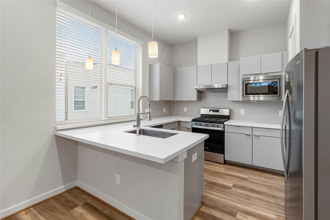 606 Thornton Road - Photo 1
