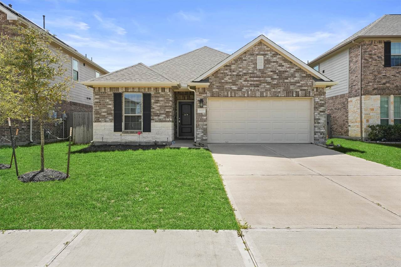 31227 Roos River Drive - Photo 1