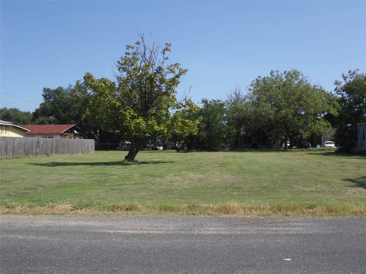 305 Post Office Street - Photo 1