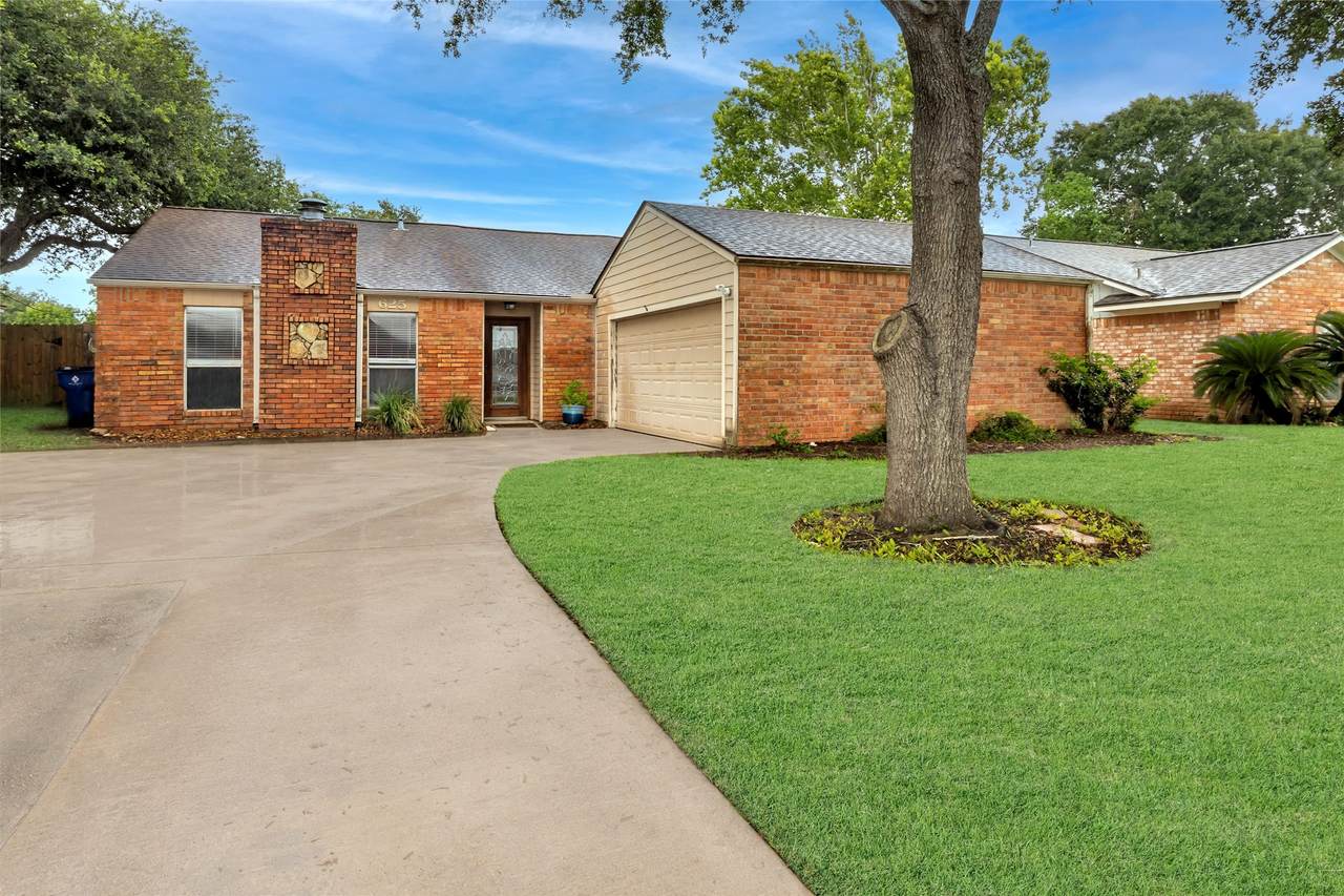 625 Remington Drive - Photo 1