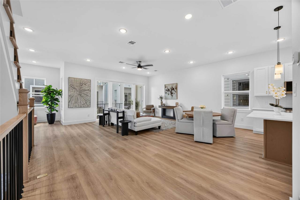 316 Walthall - Photo 1