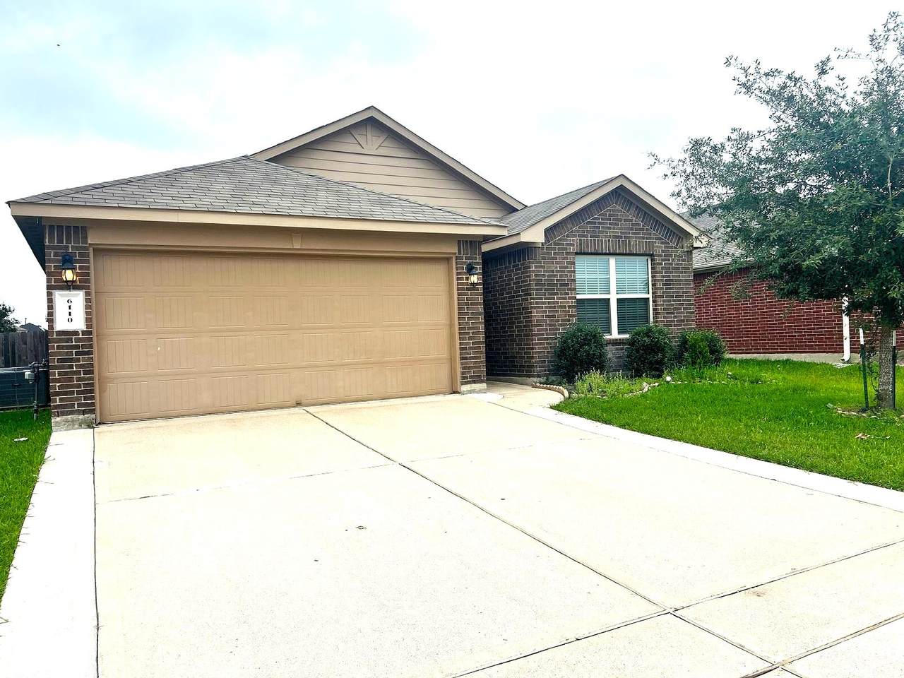 6110 Lillybelle Street - Photo 1