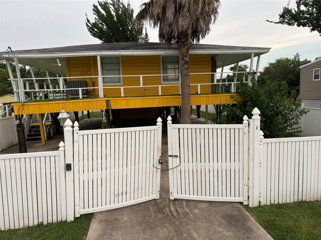 215 13th Street - Photo 1