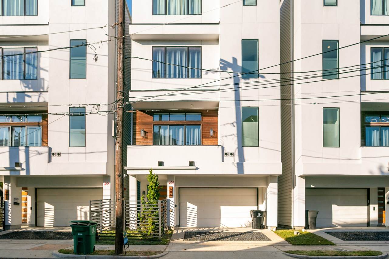 606 Oakley Street - Photo 1