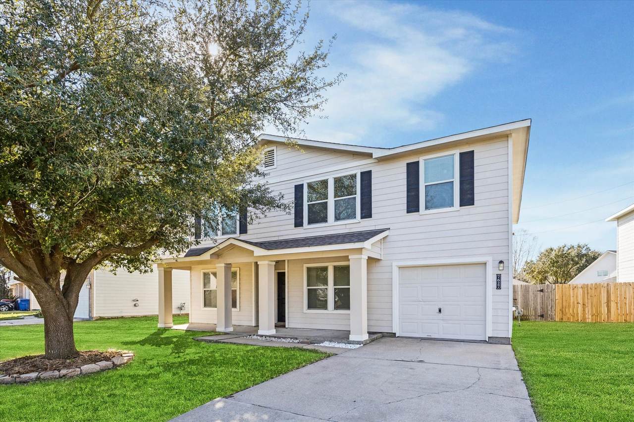 7627 Greenwood Point Drive - Photo 1