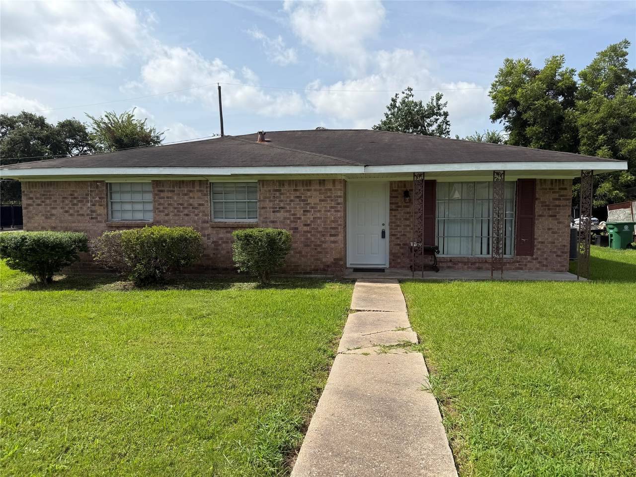 3203 Cliffdale Street - Photo 1