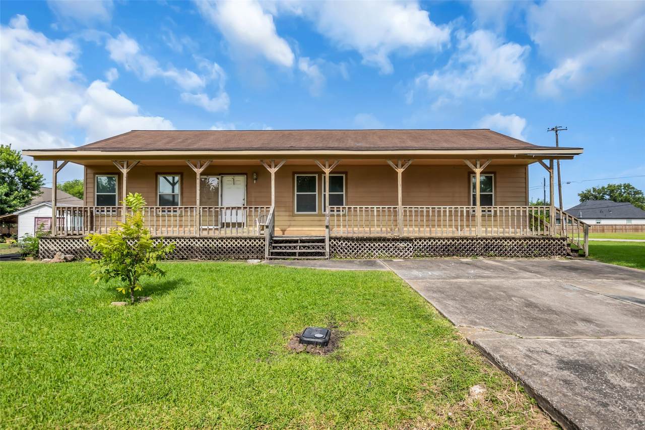 831 Easy St - Photo 1