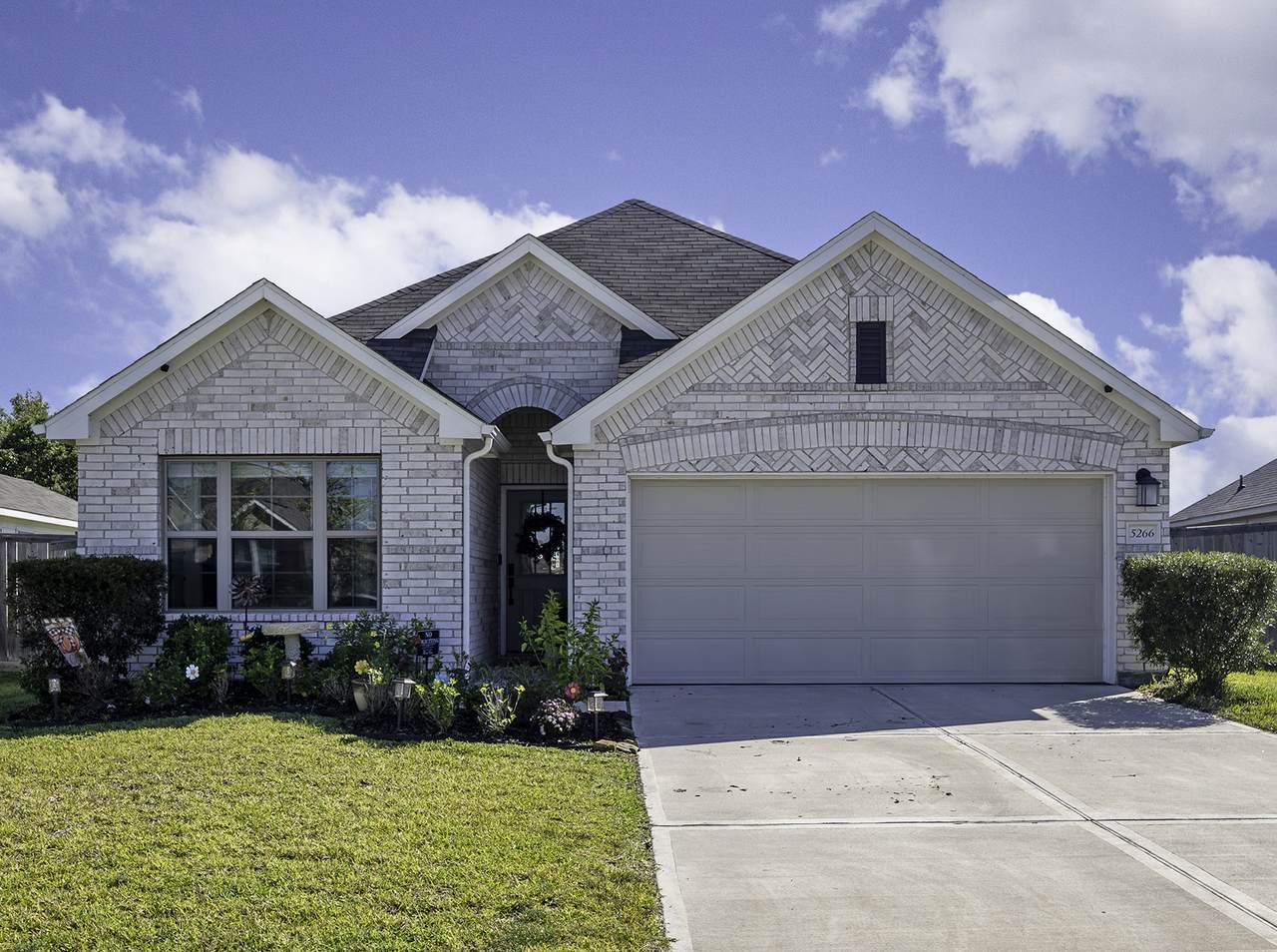 5266 Fleming Street - Photo 1