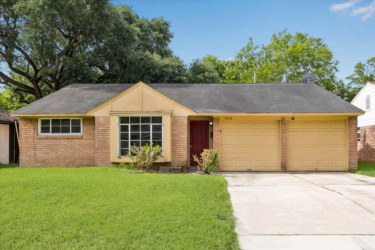 3919 Heatherbrook Drive - Photo 1
