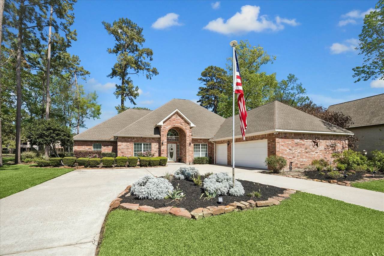 705 Fairway Oaks - Photo 1