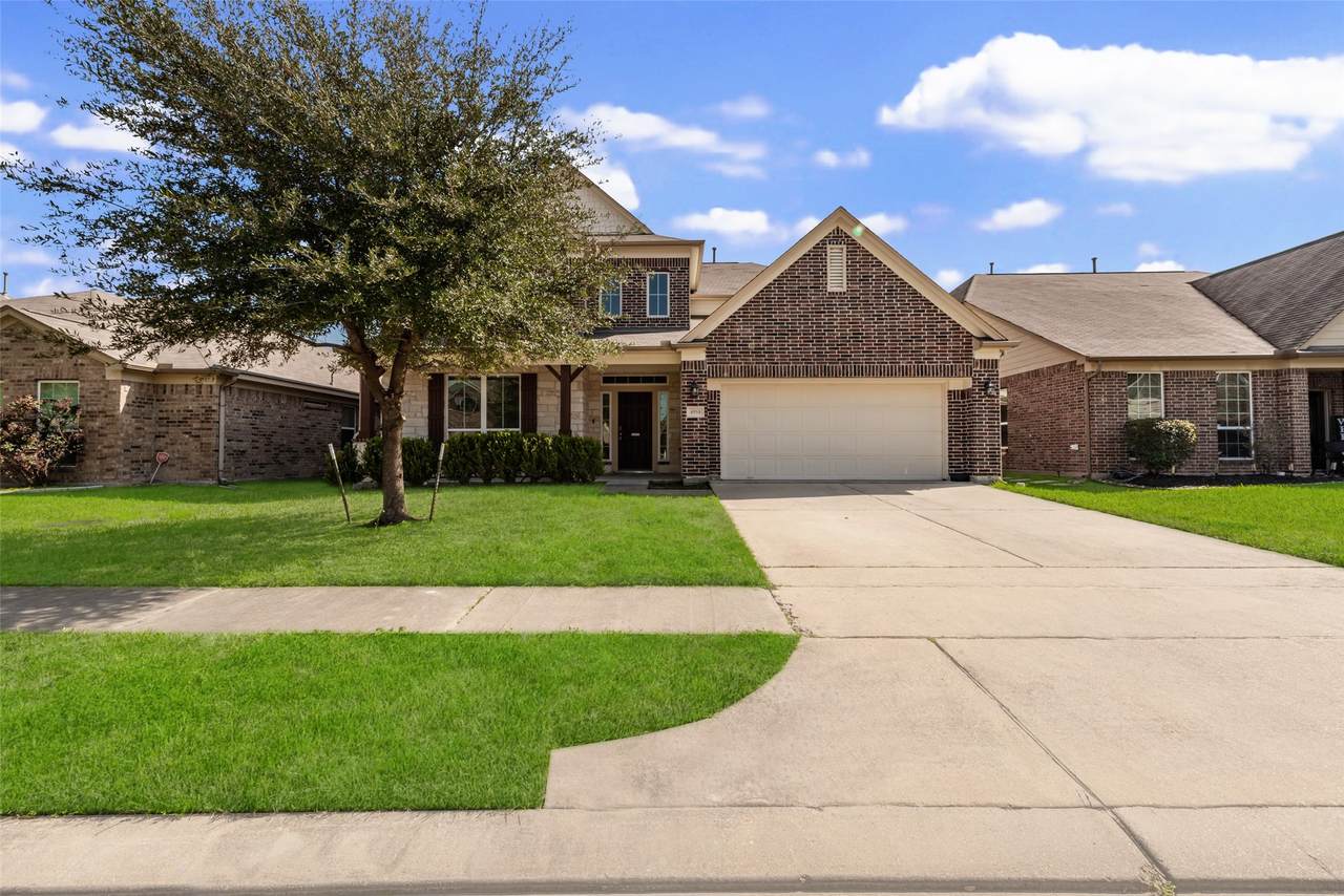 4914 Evening Moon Lane - Photo 1