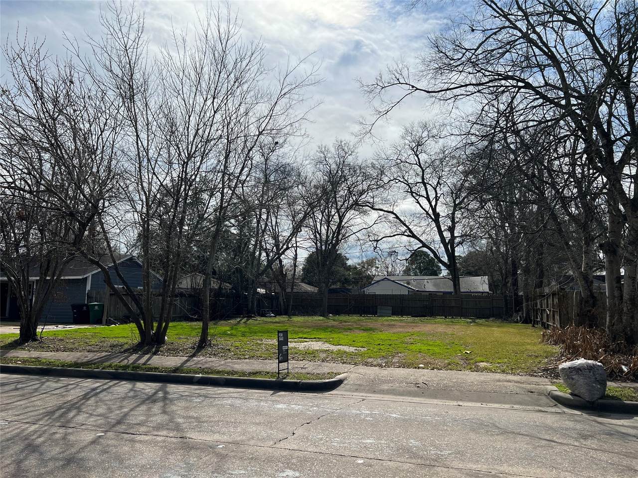 5905 Beechnut Street - Photo 1