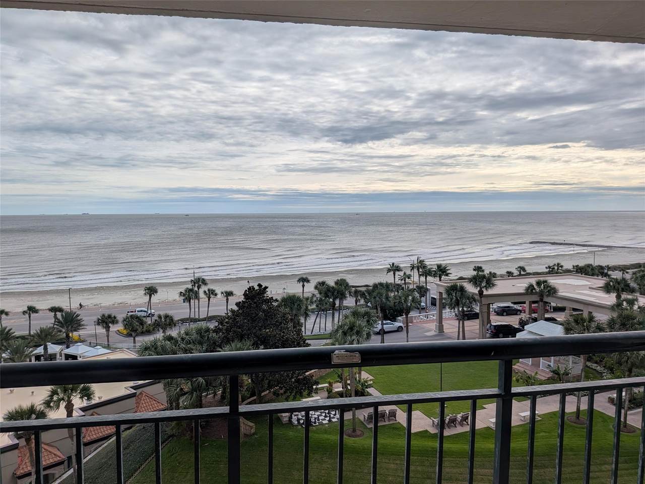5220 Seawall Boulevard - Photo 1
