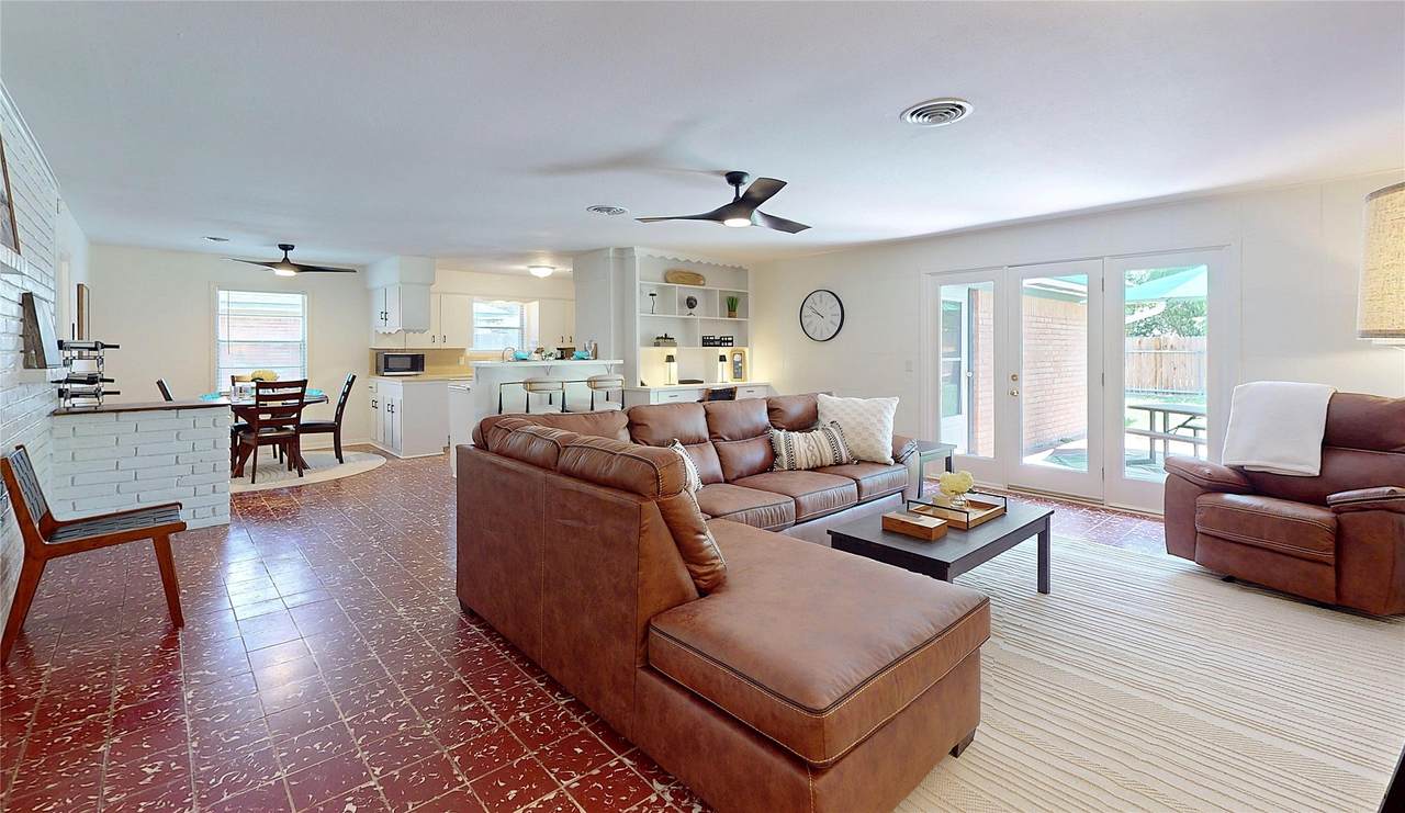 4826 Waynesboro Drive - Photo 1