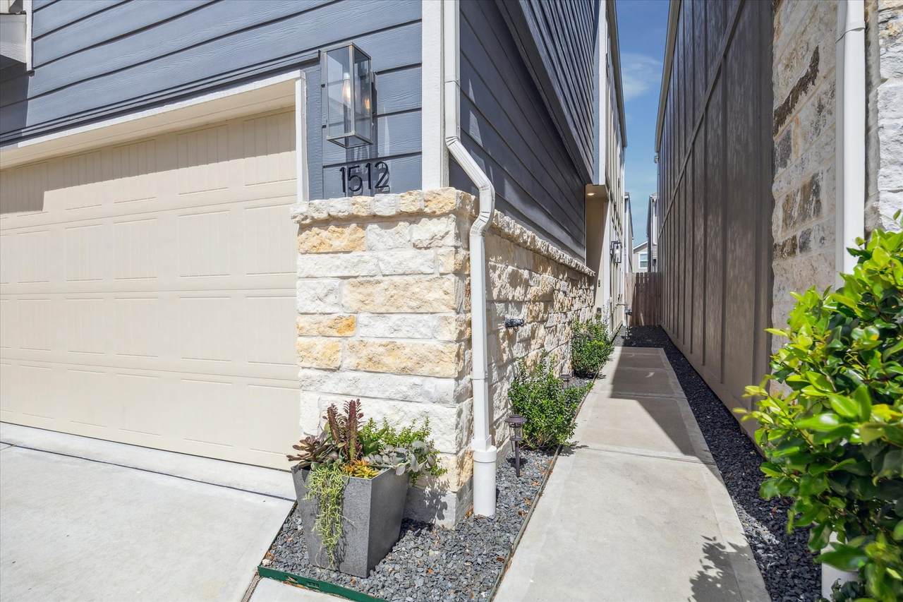 1512 Parkland Oak Drive - Photo 1