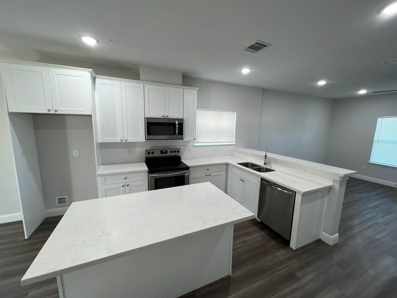 832 Elkhart Street - Photo 1