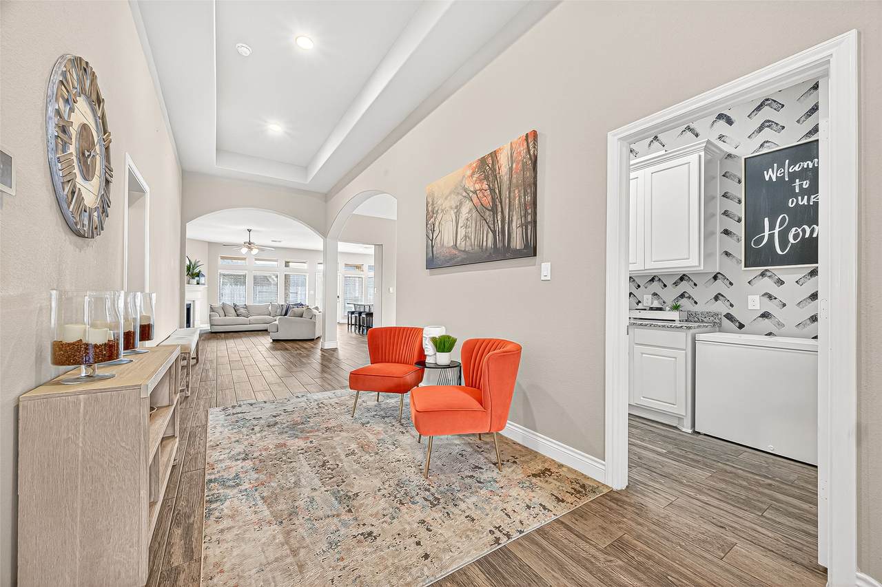 9202 Holloway Cliff Lane - Photo 1