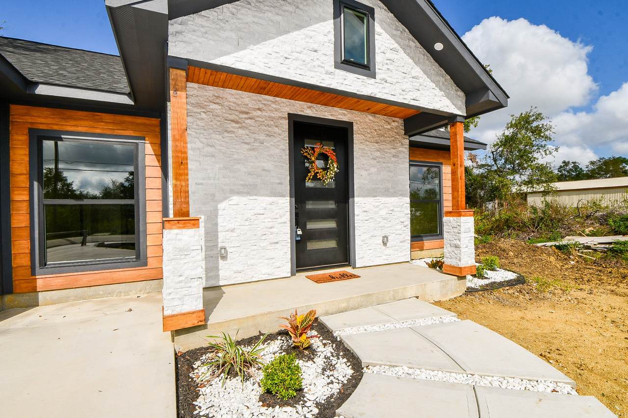 16731 Water Oak Drive Drive - Photo 1