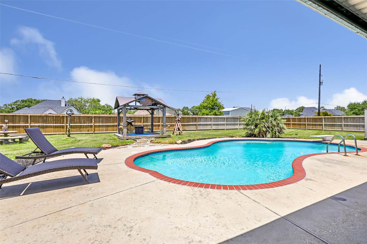 5810 Dixie Lane - Photo 1