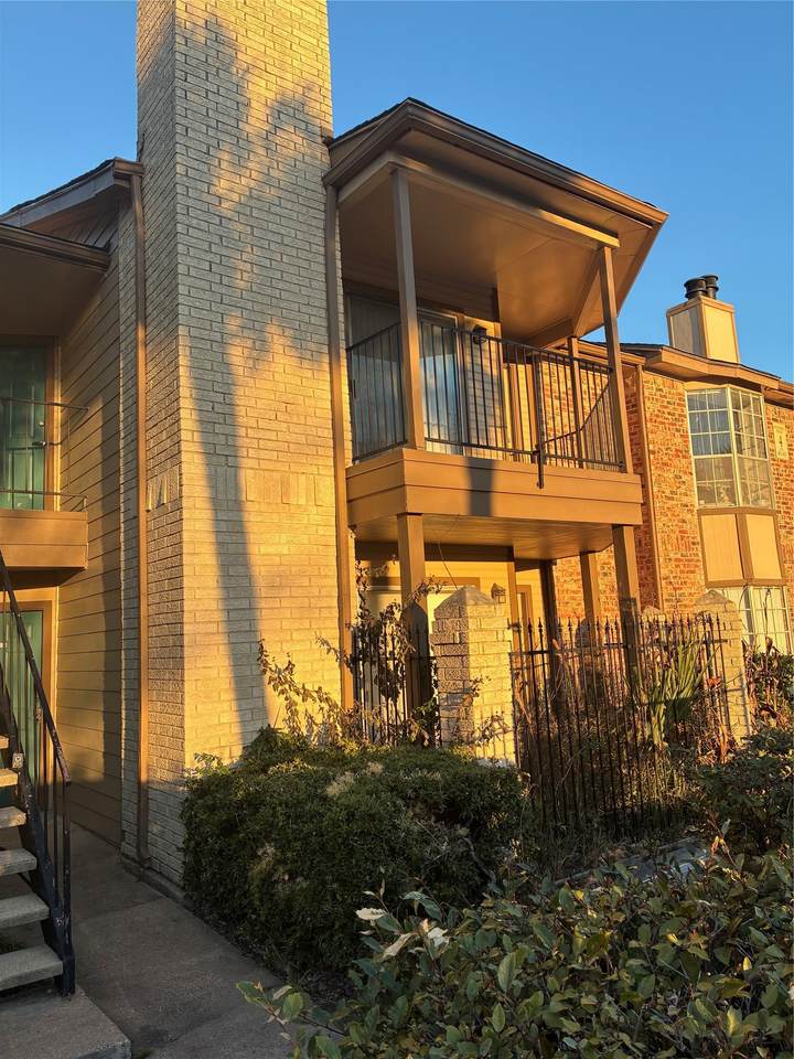 2121 Hepburn Street - Photo 1