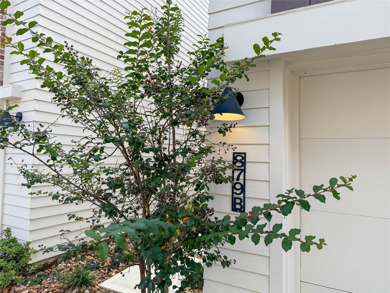 879 Rachel Street - Photo 1