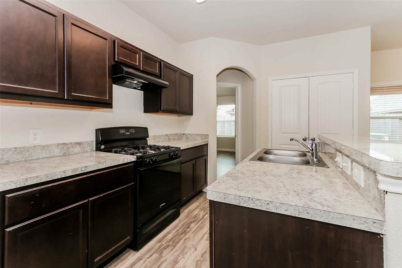 5722 Kyle Cove Court - Photo 1