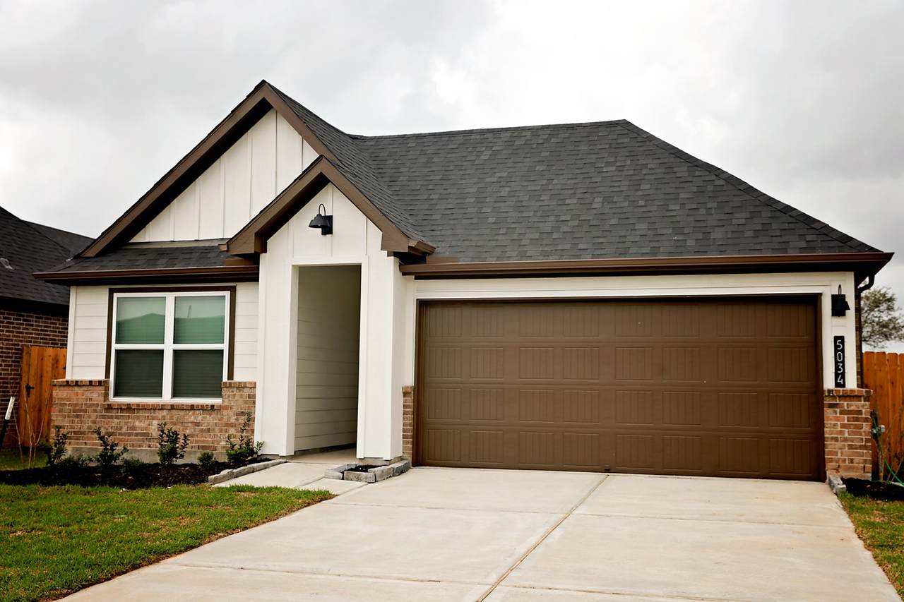 5034 Pine Haven Lane - Photo 1