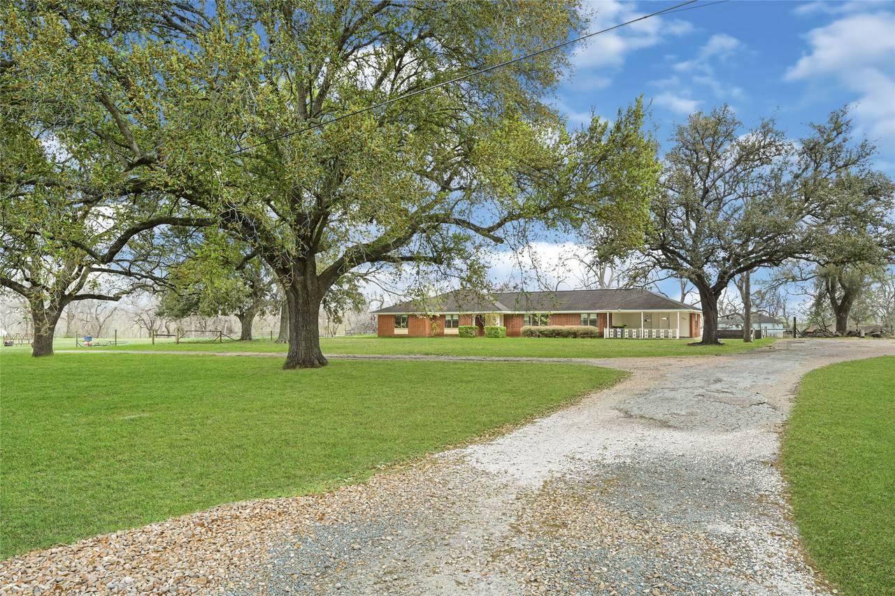 1111 Edgewood Drive - Photo 1