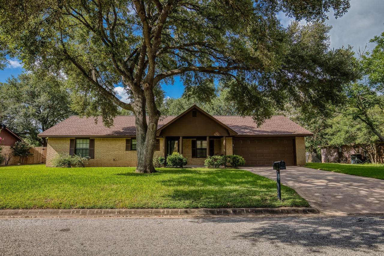 110 Meadow Drive - Photo 1